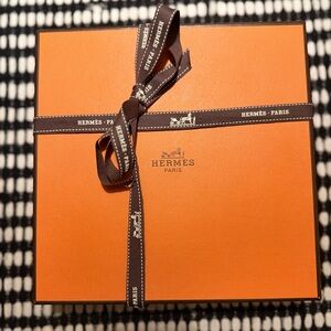 🧡 Hermes 🧡 Box with Ribbon